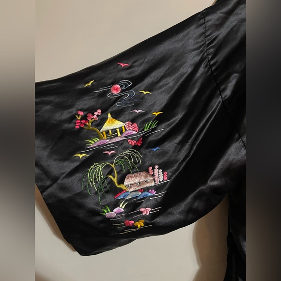 Vintage Golden Bee Embroidered Black Silk Rayon Blend Kimono O/S - Picture 4 of 5